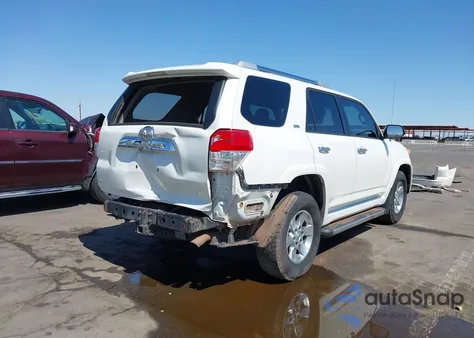 2013 Toyota 4Runner Sr5 z USA, uszkodzony, nr VIN JTEBU5JR0D5145180